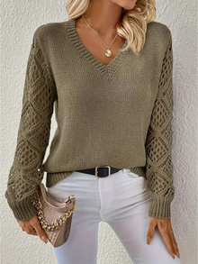 Danny Pull Woman – Light, Crocheted Sleeves and V-Neck for an Elegant Look