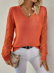 Danny Pull Woman – Light, Crocheted Sleeves and V-Neck for an Elegant Look
