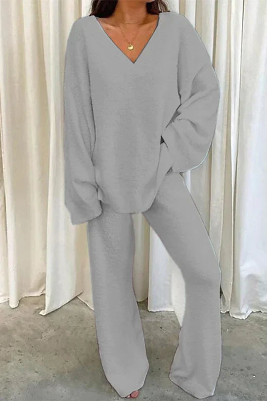 Rivka Women's Ensemble – Oversize Lounge Outfit with V-Neck Sweater & Comfortable Wide Pants