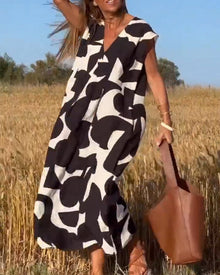 Sita Robe Ample Femme – Abstract Black & White Print with Deep V Neckline