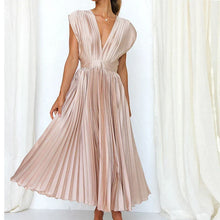 Daliah Robe Femme – Elegant Pleated Dress with Deep V-Neck & Versatile Style