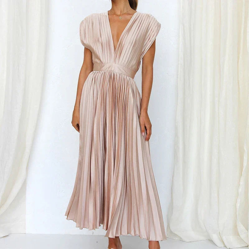 Daliah Robe Femme – Elegant Pleated Dress with Deep V-Neck & Versatile Style