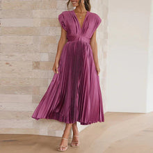 Daliah Robe Femme – Elegant Pleated Dress with Deep V-Neck & Versatile Style