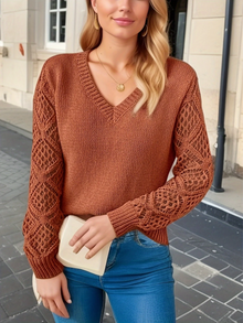 Danny Pull Woman – Light, Crocheted Sleeves and V-Neck for an Elegant Look