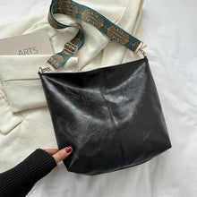 Sac Bandoulière Femme Wanda – Elegant Bag in PU with Zipper Closure & Compact Daily Format