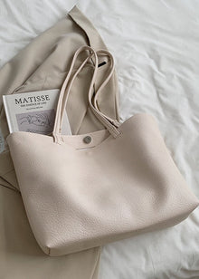 Reyna Sac Cabas Woman – Spacious Minimalist Design in Durable Faux Leather