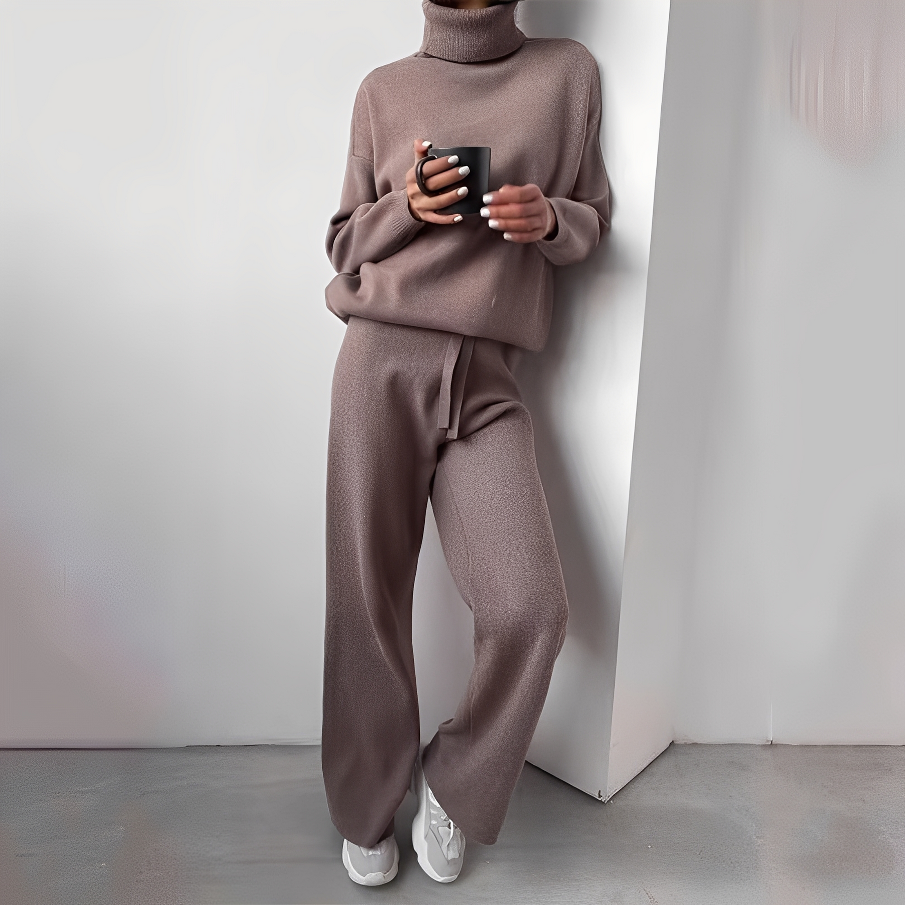 Kimberlee Ensemble Loungewear with Turtleneck for Women – Soft and Comfortable Two-Piece Outfit with Modern Cut