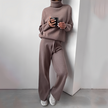 Kimberlee Ensemble Loungewear with Turtleneck for Women – Soft and Comfortable Two-Piece Outfit with Modern Cut