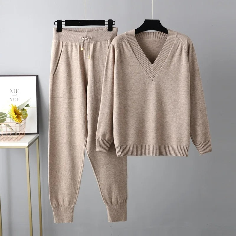 Margot Women's Set – Premium Knit Sweater & Pants, Chic Style & Elegant Comfort