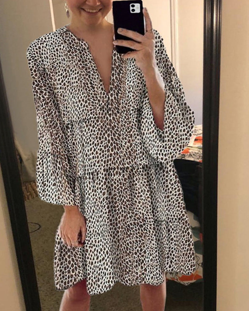 Avelyn Summer Dress Woman – Loose Dress with Leopard Print, Puff Sleeves & Elegant V Neck