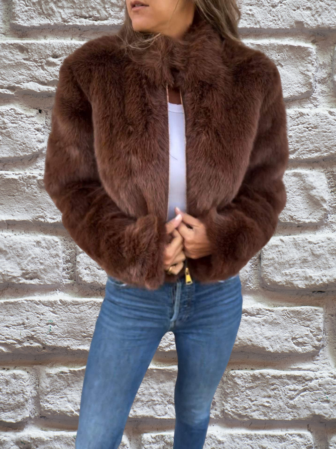 Hiya Short faux fur jacket for women – Chic coat with zipper closure with fur details & warm and comfortable fit
