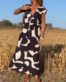 Sita Robe Ample Femme – Abstract Black & White Print with Deep V Neckline