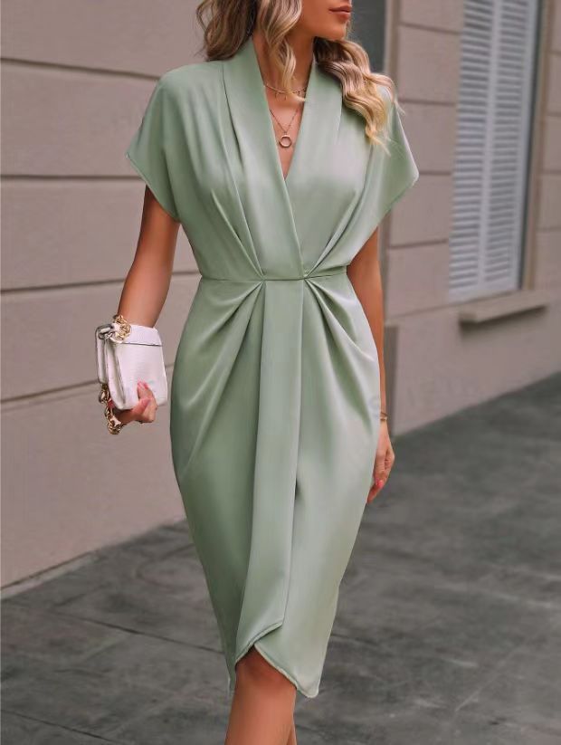 Louise Women's Dress – Trendy Dress with Batwing Sleeves, V-Neckline & Elegant Pleats