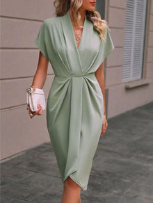 Louise Women's Dress – Trendy Dress with Batwing Sleeves, V-Neckline & Elegant Pleats