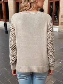 Danny Pull Woman – Light, Crocheted Sleeves and V-Neck for an Elegant Look