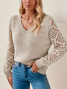 Danny Pull Woman – Light, Crocheted Sleeves and V-Neck for an Elegant Look