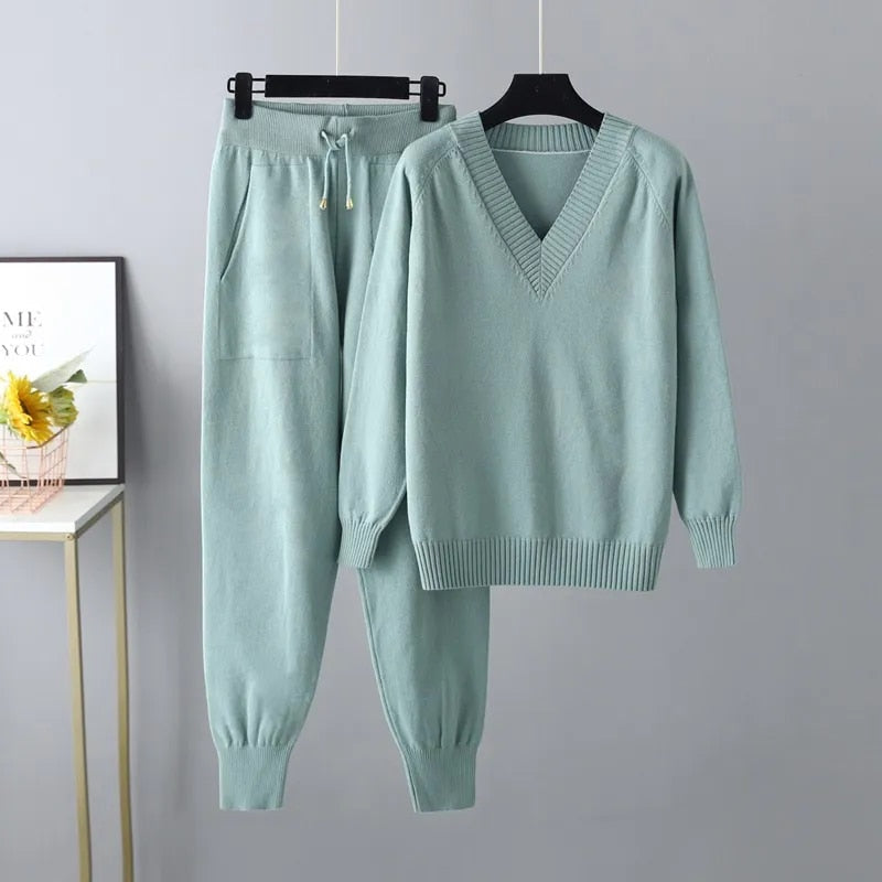 Margot Women's Set – Premium Knit Sweater & Pants, Chic Style & Elegant Comfort