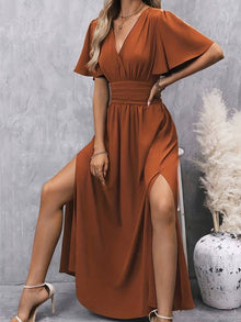 Venice Robe Woman Elegant – Ruffled Collar & Pleated Waist for a Chic Feminine Style