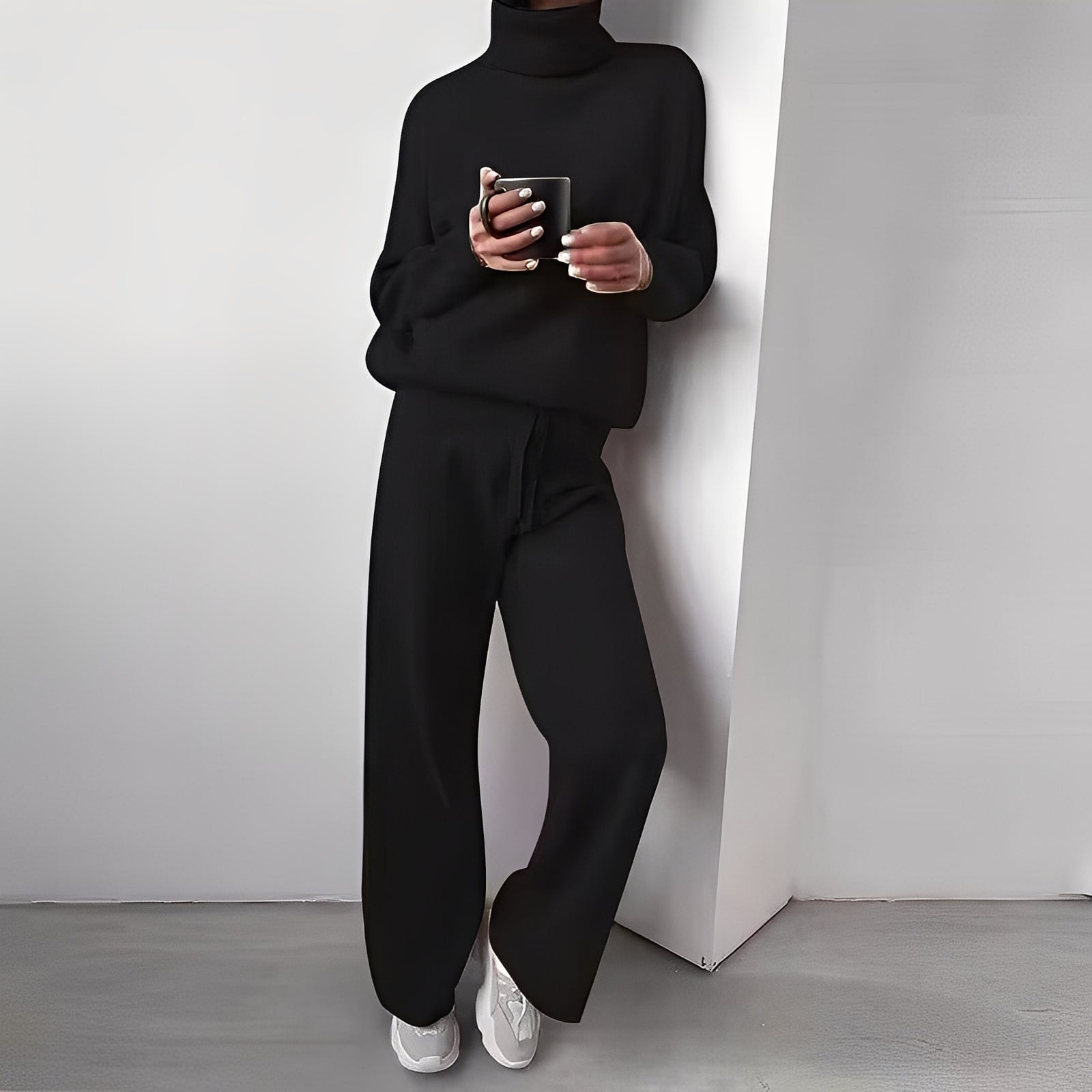 Kimberlee Ensemble Loungewear with Turtleneck for Women – Soft and Comfortable Two-Piece Outfit with Modern Cut