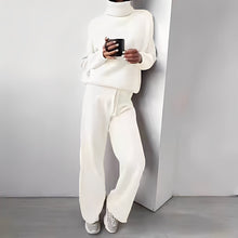 Kimberlee Ensemble Loungewear with Turtleneck for Women – Soft and Comfortable Two-Piece Outfit with Modern Cut
