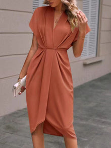 Louise Women's Dress – Trendy Dress with Batwing Sleeves, V-Neckline & Elegant Pleats