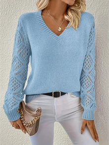 Danny Pull Woman – Light, Crocheted Sleeves and V-Neck for an Elegant Look