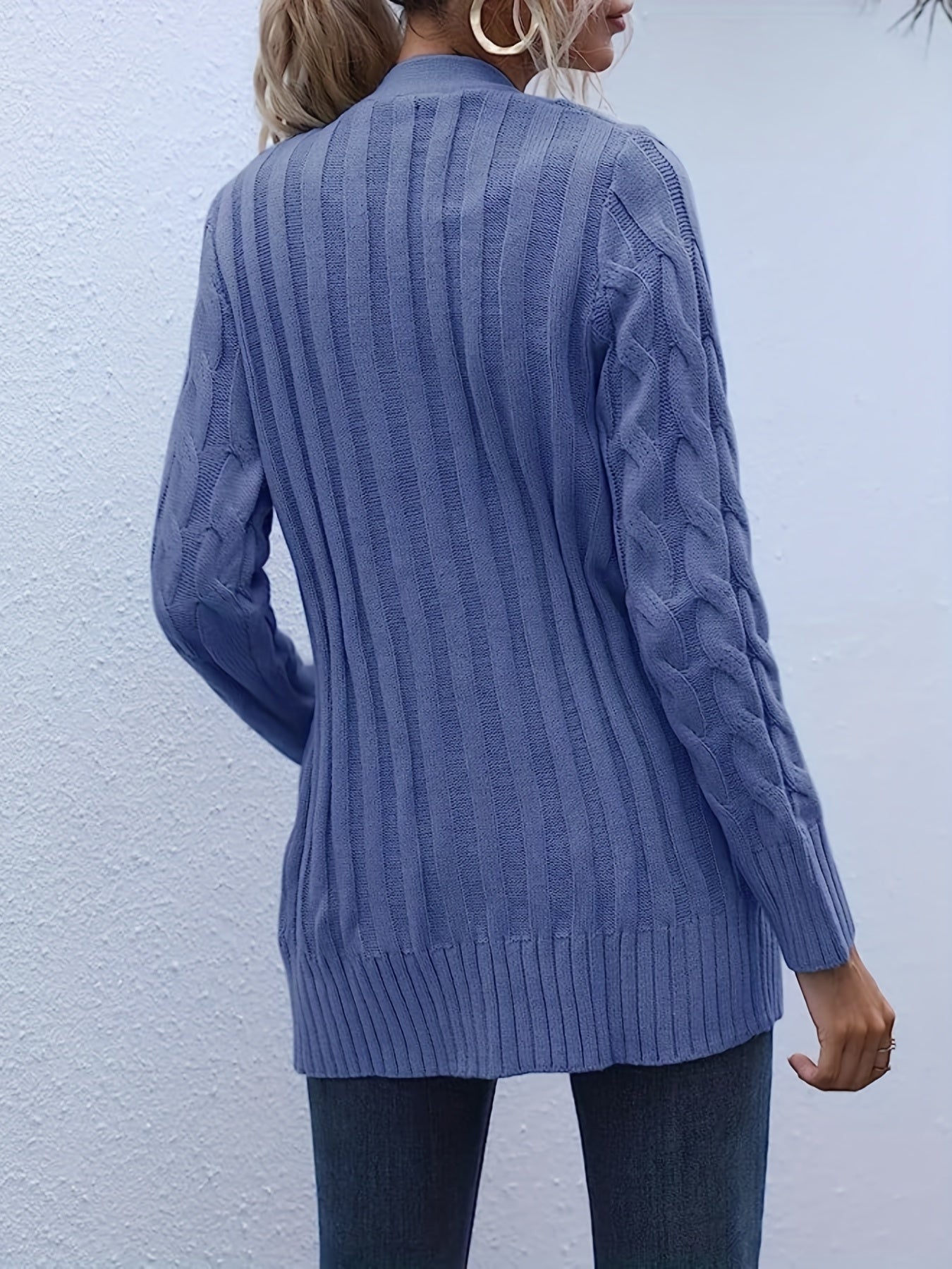 Lissy Gilet Femme – Warm Cable Knit Cardigan with Buttons & Modern Comfortable Fit