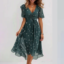 Robe Femme Clara – Elegant Short Sleeve Dress with Flattering Cut & Timeless Design