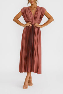Xiomara Robe Femme – Elegant Pleated Midi Dress with V-Neck & Fitted Waist