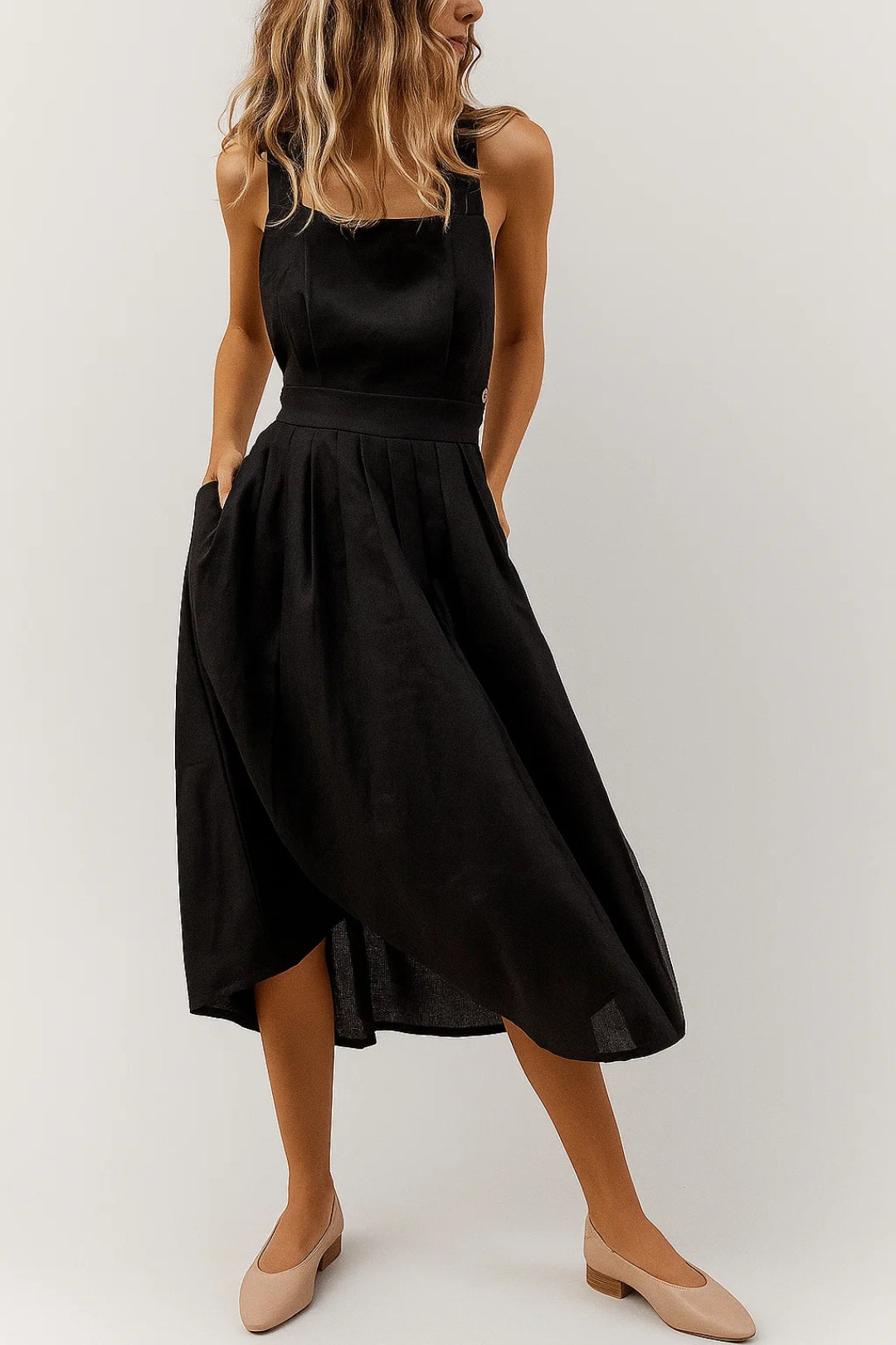 Chana Linen Dress – Elegant Backless Dress in Light and Airy Linen