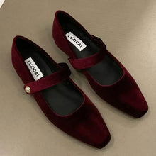 Amélie Women's Ballerinas – Elegant Shoes with Pearl Strap & Chic Pointed Toe