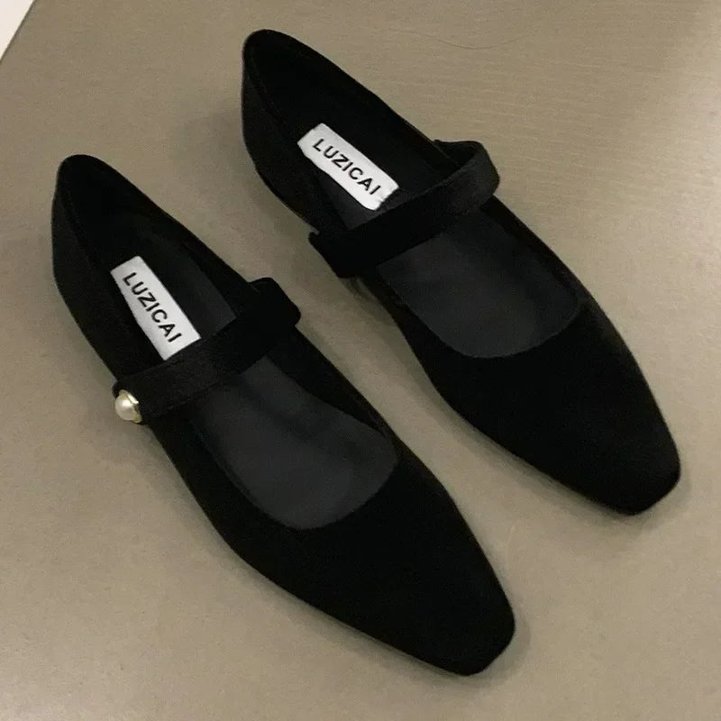 Amélie Women's Ballerinas – Elegant Shoes with Pearl Strap & Chic Pointed Toe