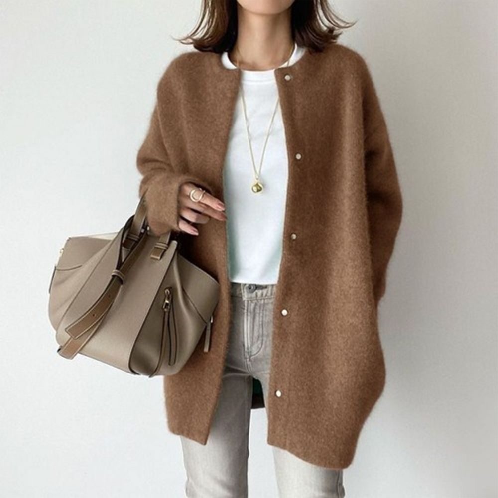 Amelia Gilet Woman Elegant – Chic & Comfortable Cardigan in High-End Knitwear