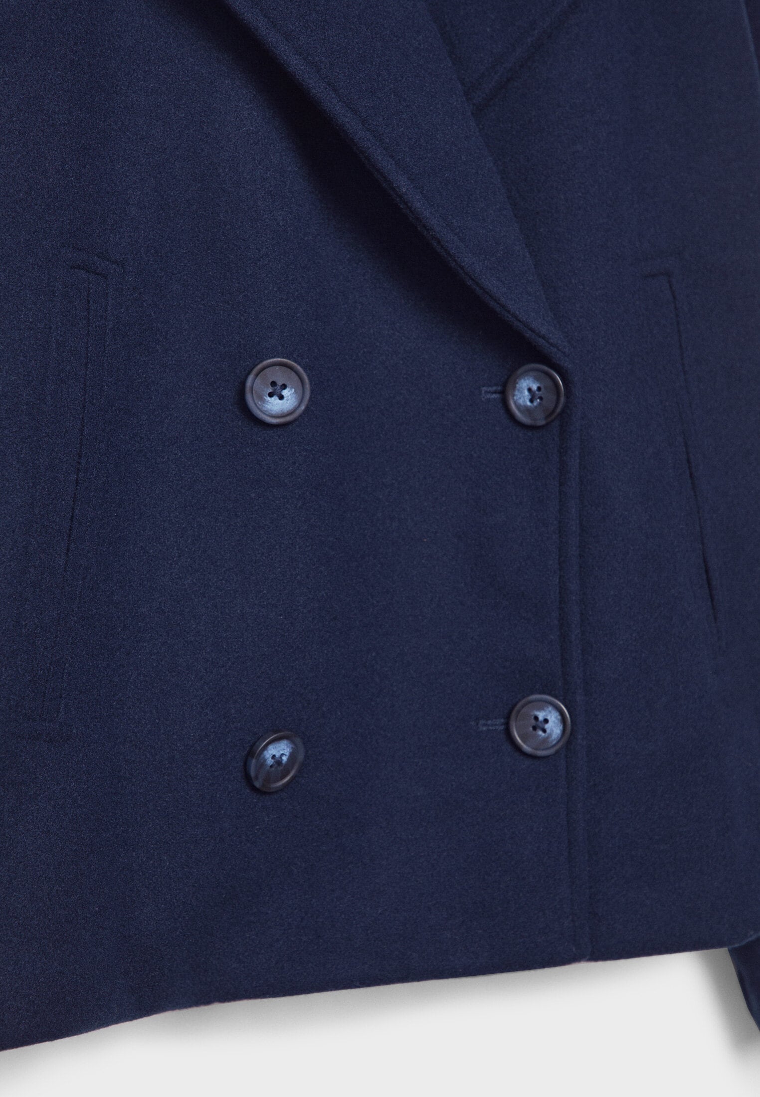Olivia Femme Coat – Chic Short Double-Breasted Coat with Elegant Buttons & Modern Style