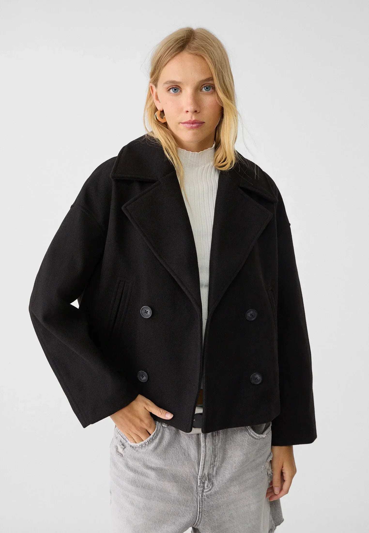 Olivia Femme Coat – Chic Short Double-Breasted Coat with Elegant Buttons & Modern Style