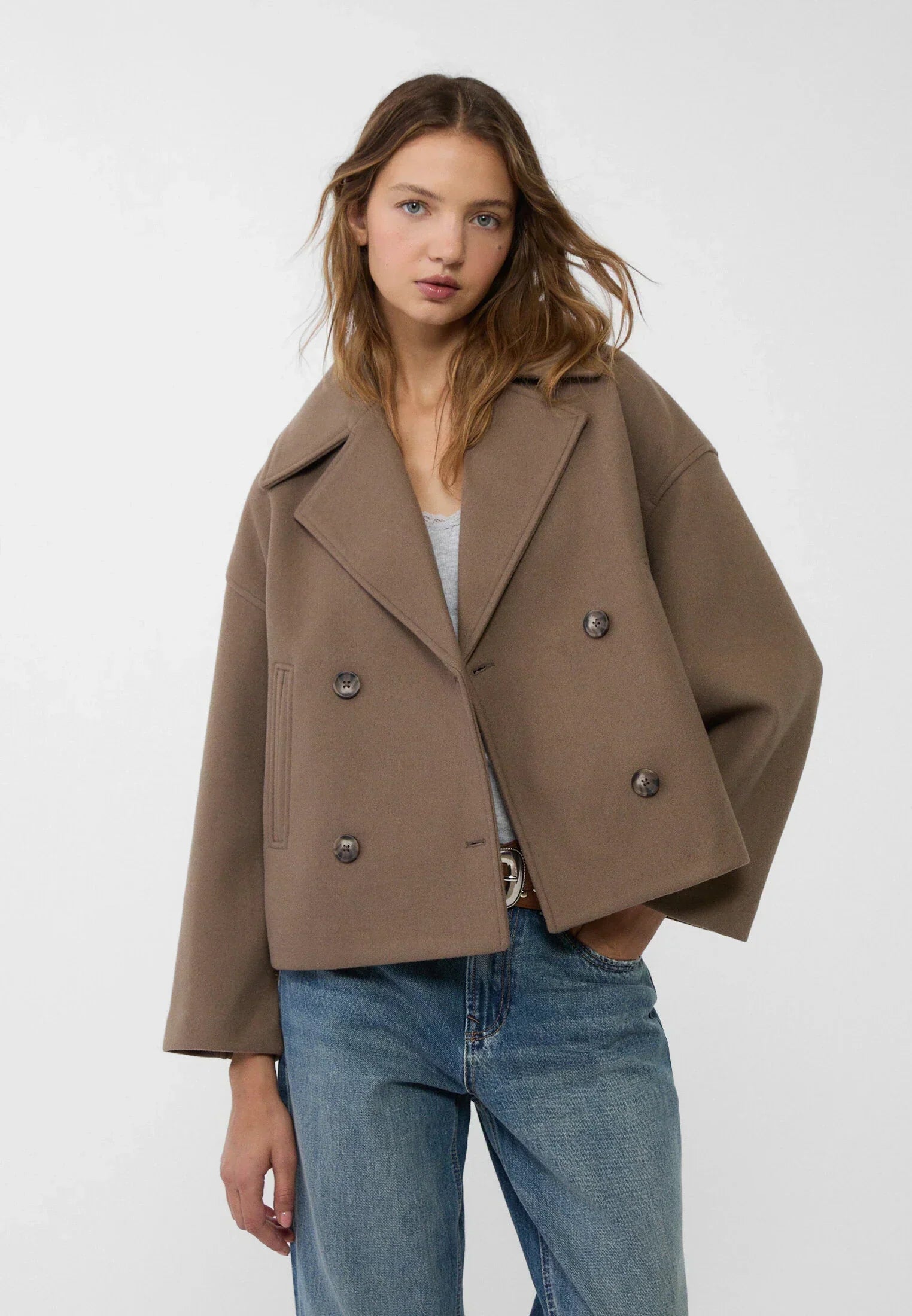 Olivia Femme Coat – Chic Short Double-Breasted Coat with Elegant Buttons & Modern Style
