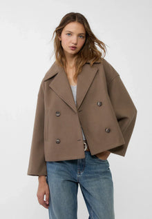 Olivia Femme Coat – Chic Short Double-Breasted Coat with Elegant Buttons & Modern Style