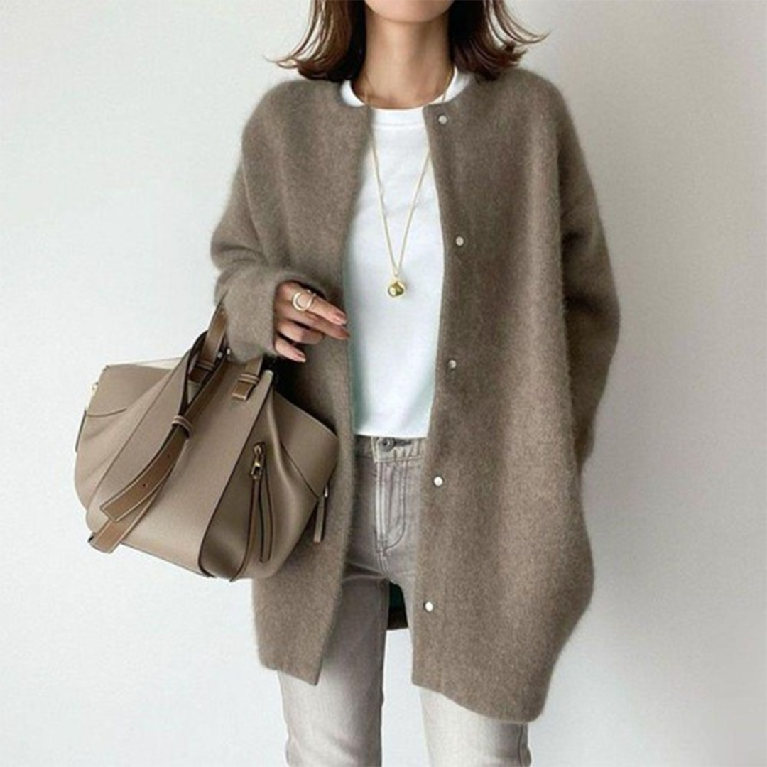 Amelia Gilet Woman Elegant – Chic & Comfortable Cardigan in High-End Knitwear