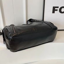 Ellie Shoulder Bag Woman – Trendy and Practical with Large Space and Chic Design