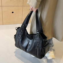 Ellie Shoulder Bag Woman – Trendy and Practical with Large Space and Chic Design