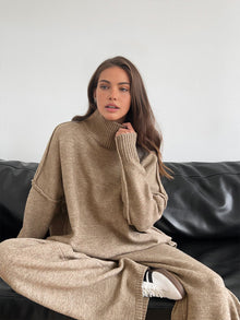Amy Ensemble Loungewear Woman in Knit – Soft Outfit with Turtleneck & Loose Pants
