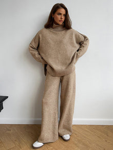 Amy Ensemble Loungewear Woman in Knit – Soft Outfit with Turtleneck & Loose Pants