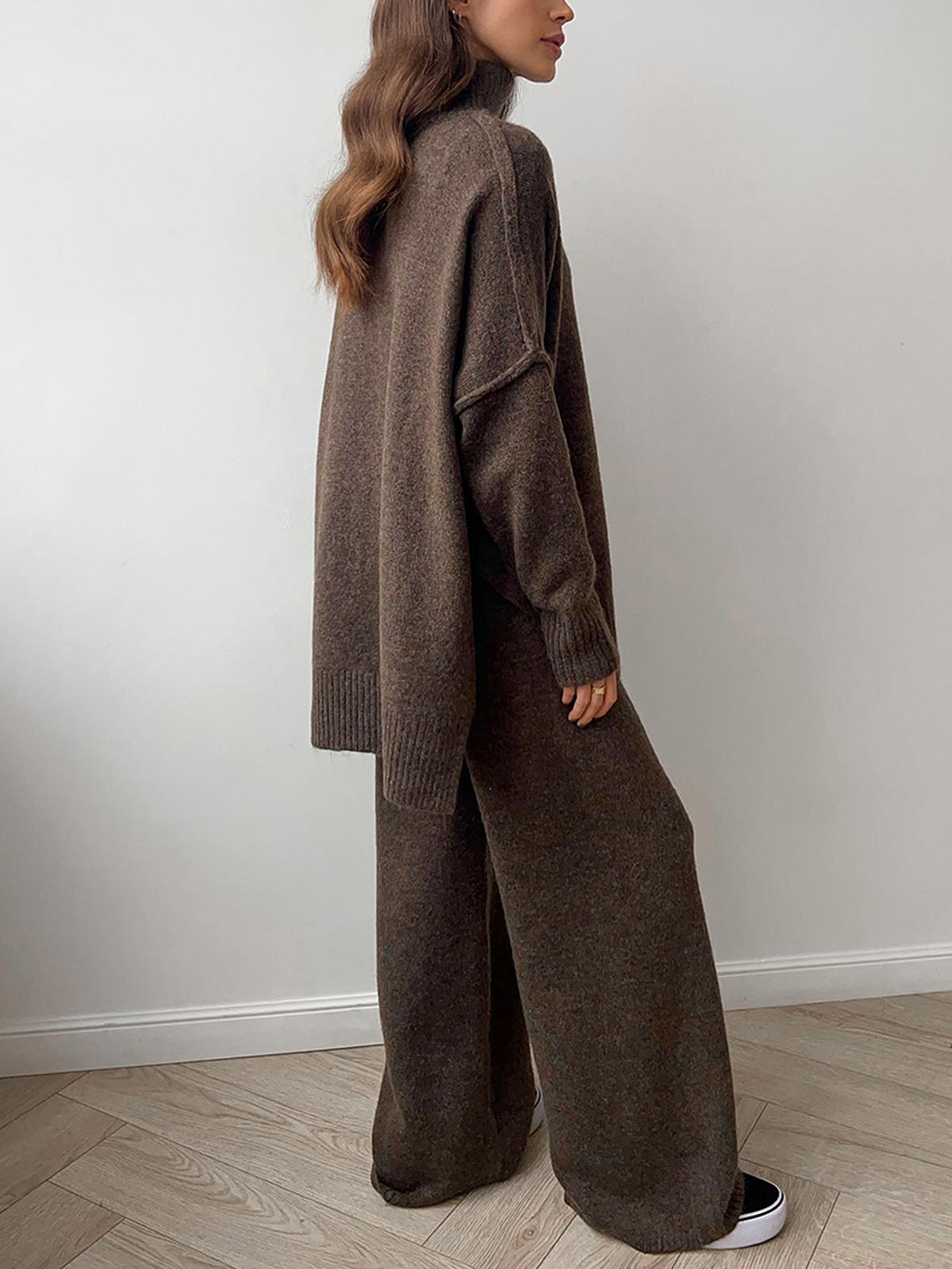 Amy Ensemble Loungewear Woman in Knit – Soft Outfit with Turtleneck & Loose Pants