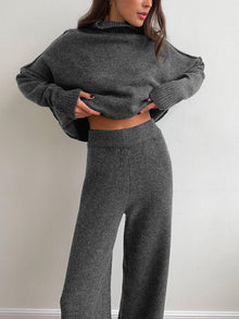 Amy Ensemble Loungewear Woman in Knit – Soft Outfit with Turtleneck & Loose Pants