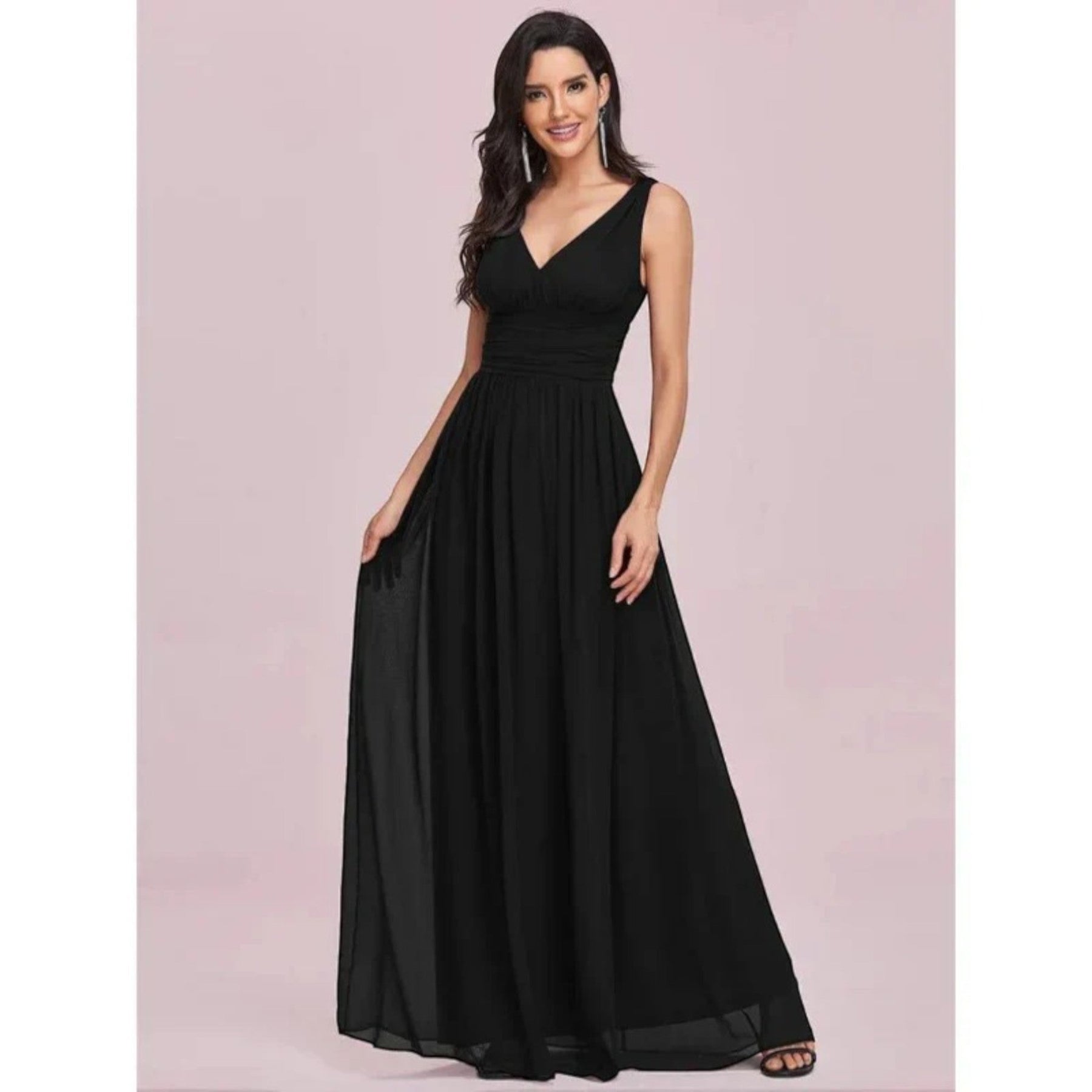 Gilda Elegant Robe with V Neckline – Refinement and Women in Every Special Occasion