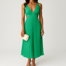 Shandee Robe Plissée – Shiny Satin, Fluid Cut & Refined Elegance