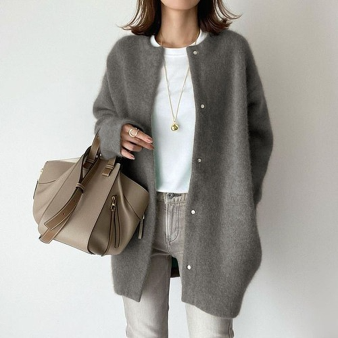 Amelia Gilet Woman Elegant – Chic & Comfortable Cardigan in High-End Knitwear