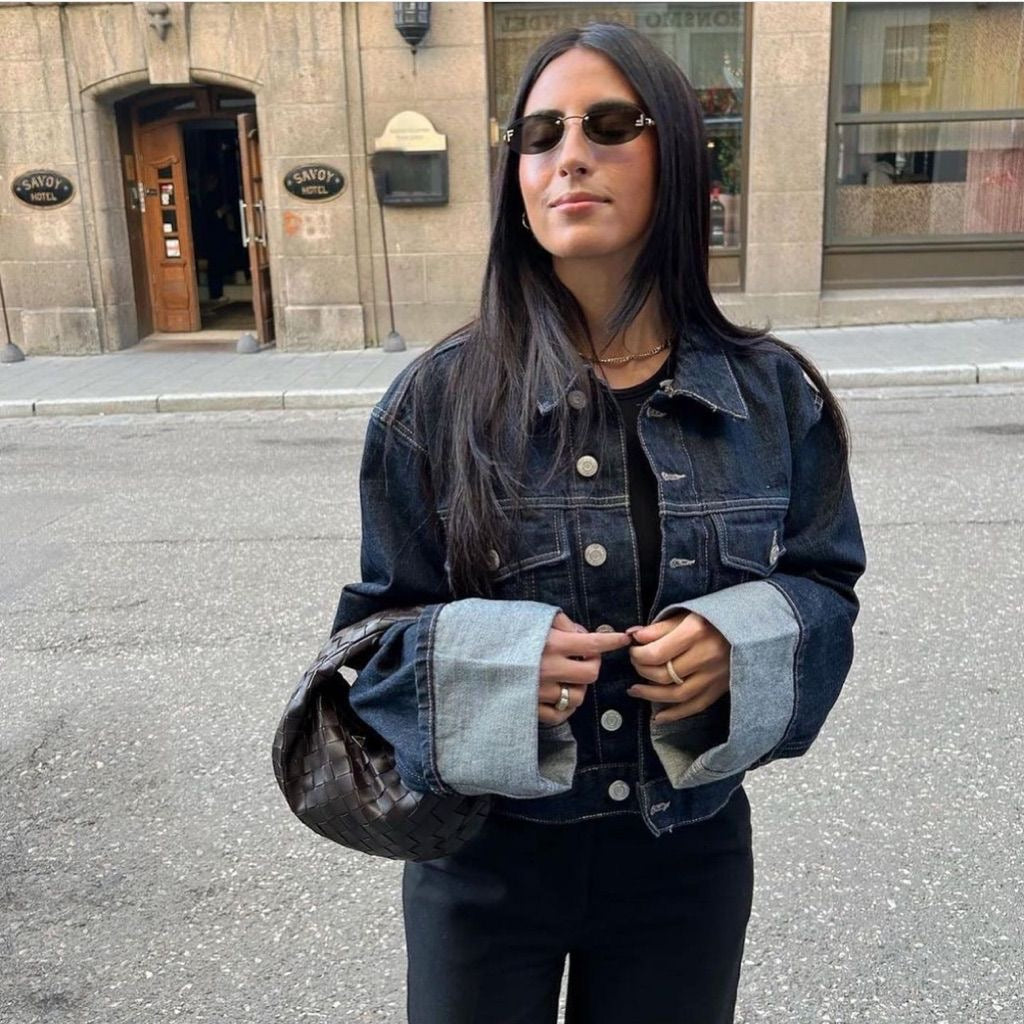 Bea Denim Set Women – Short Jacket & Wide Jeans with Contrasting Cuffs for a Trendy Look