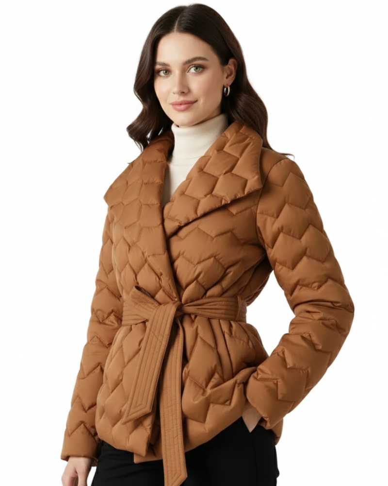 Ariane Short Quilted Jacket for Women – Chic Puffer Coat with Belt & Elegant 3D Pattern
