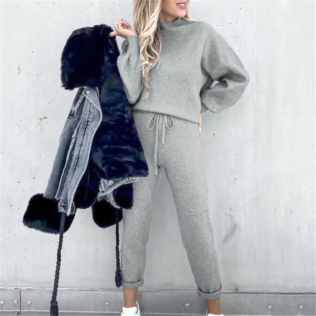 Jane Tracksuit Women – Comfortable & Chic Set in Soft Breathable Fabric